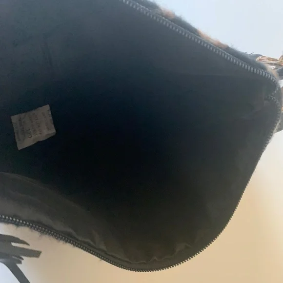 L.I.B New York Leopard Print Faux Fur Crossbody NWT - Picture 2 of 7